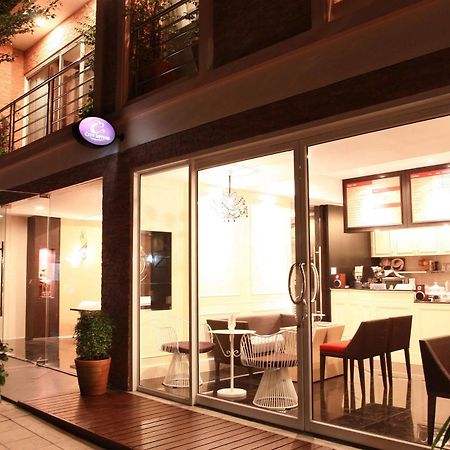 Mirth Sathorn Hotel Bangkok Dış mekan fotoğraf