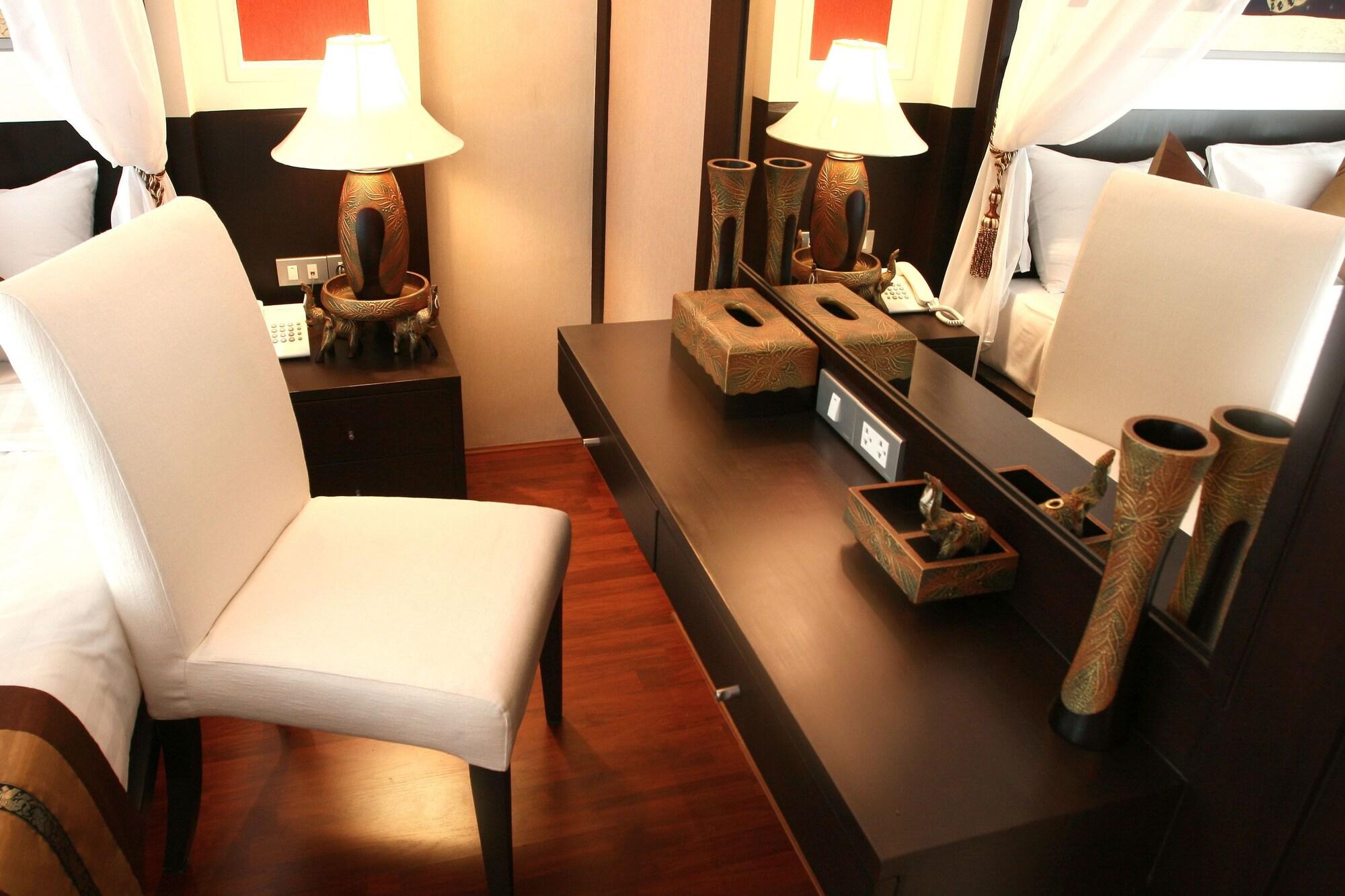Mirth Sathorn Hotel Bangkok Dış mekan fotoğraf