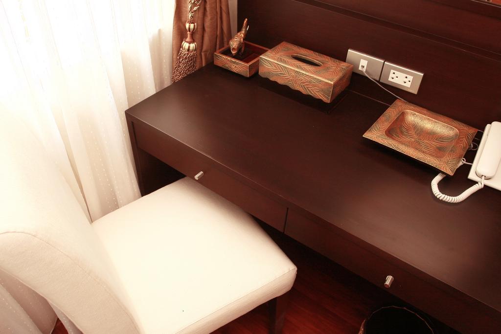 Mirth Sathorn Hotel Bangkok Dış mekan fotoğraf