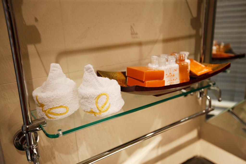 Mirth Sathorn Hotel Bangkok Dış mekan fotoğraf