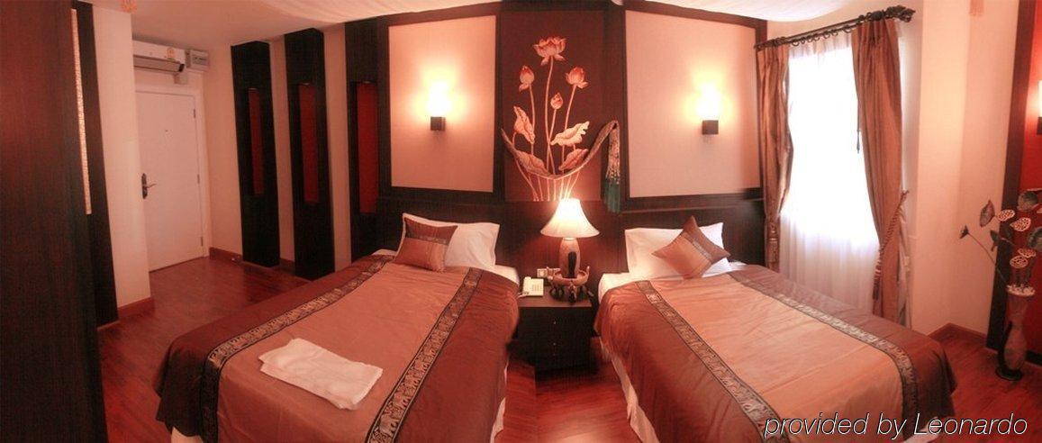 Mirth Sathorn Hotel Bangkok Dış mekan fotoğraf